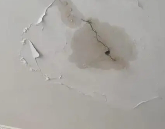 荥经阳台漏水维修公司分享下屋面防水工程质量问题原因分析